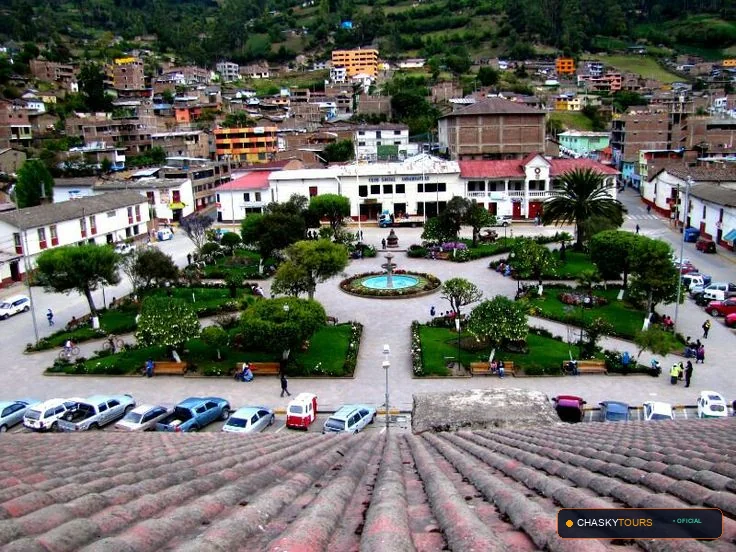 Plaza Mayor y Templo Matriz de Andahuaylas foto 2
