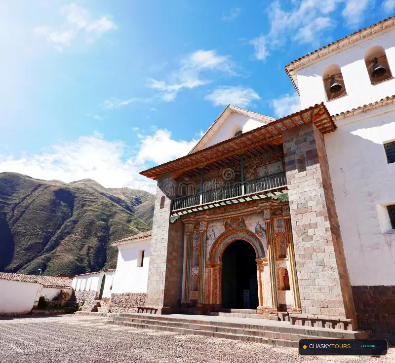 Plaza Mayor y Templo Matriz de Andarapa foto 1