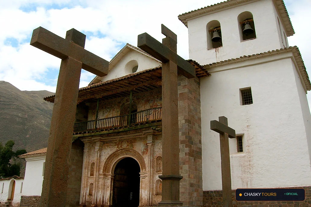 Plaza Mayor y Templo Matriz de Inguilpata foto 1