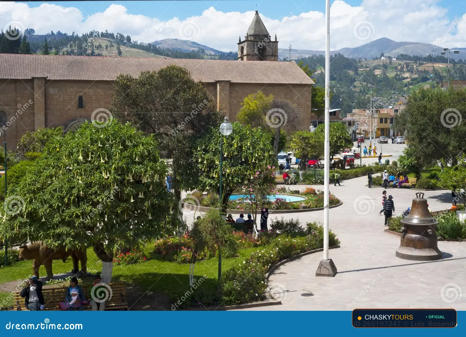 Plaza Mayor y Templo Matriz de Pacobamba