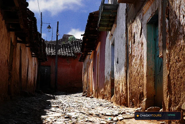 Plaza Mayor y Templo Matriz de Totora foto 2