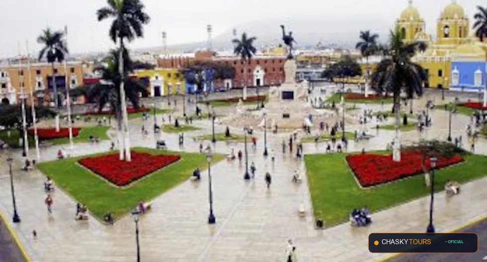 Plaza Mayor y Templo Matriz de Valera